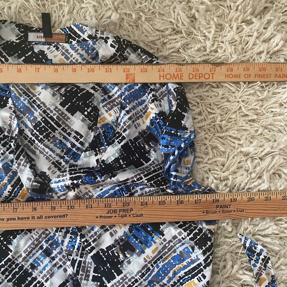 BCBG MAX AZRIA LARKSPUR BLUE COMBO WITH ASYMMETRICA Top - Picture 9 of 11